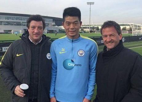 易建联荣获总决赛MVP-ky com(图4) 易建联荣获总决赛MVP-ky com(图4)