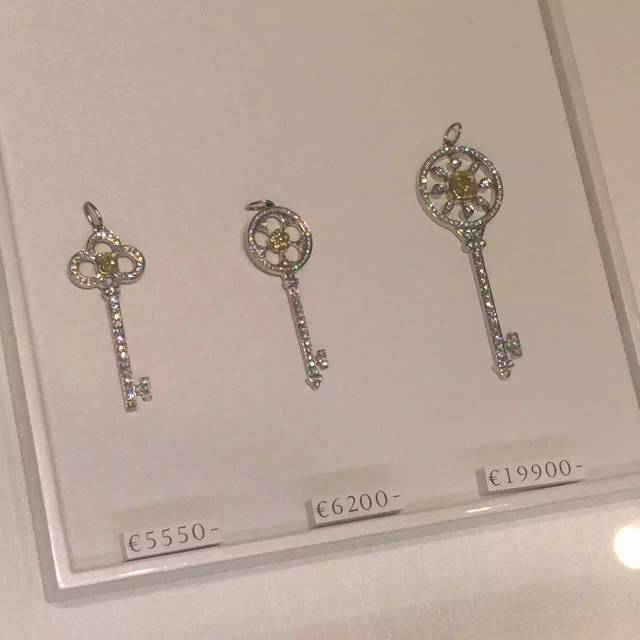 ky.com_德甲榜首战直播：勒沃库森vs拜仁，世界足球先生莱万可否终结药厂不败？(图1)