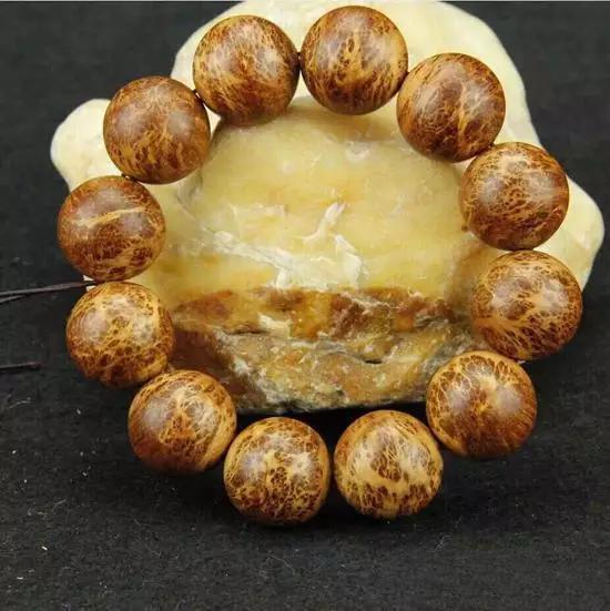 ky.com：德甲-莱万破门里贝里中楣 榜首大战拜仁3-0莱比锡(图2)