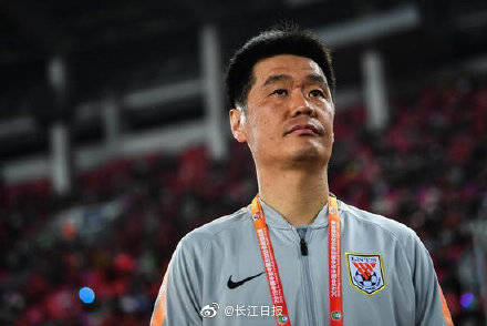 
武汉卓尔换帅！李霄鹏将任主教练 曾获两赛季“中超最佳教练”_kycom(图3)