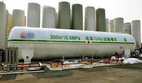 美食分享：凤凰鲜虾卷、苹果鲫鱼汤、葡萄柚子汁的做法_kycom(图3)