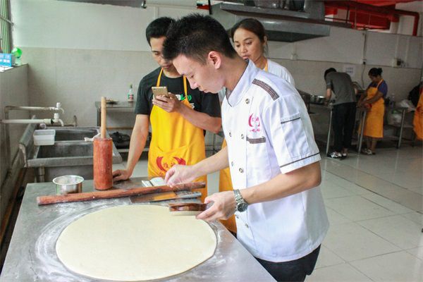 ky.com_德帅:卡佩拉今夏与火箭队达成续约协议,薪资到达9000万美元(图1) ky com