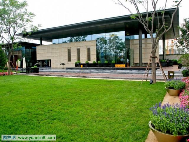 恩比德西蒙斯错位灭热火 费城15年后重返第二轮_kycom(图1)