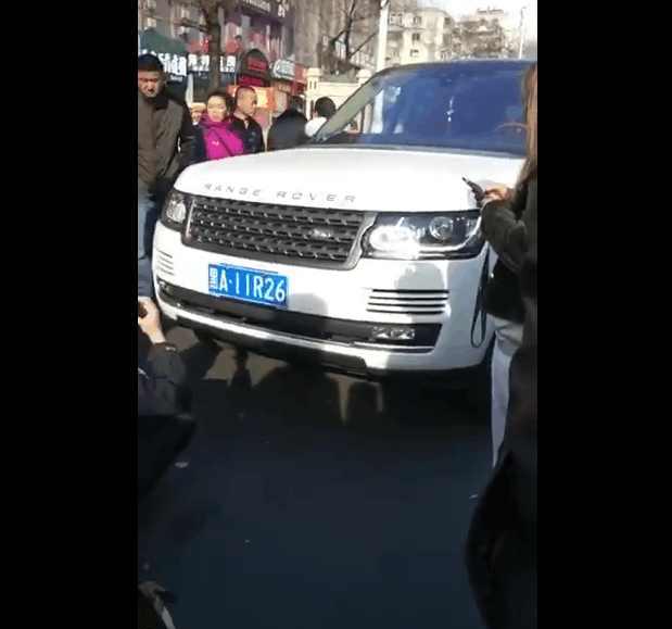 “ky com”乔丹-贝尔：最讨厌之前的跟踪狂，想打他们！(图4)