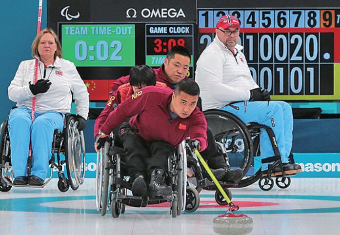 德甲-莱万两球罗本传射穆勒破荒 拜仁5-0狼堡:kycom(图3) ky com